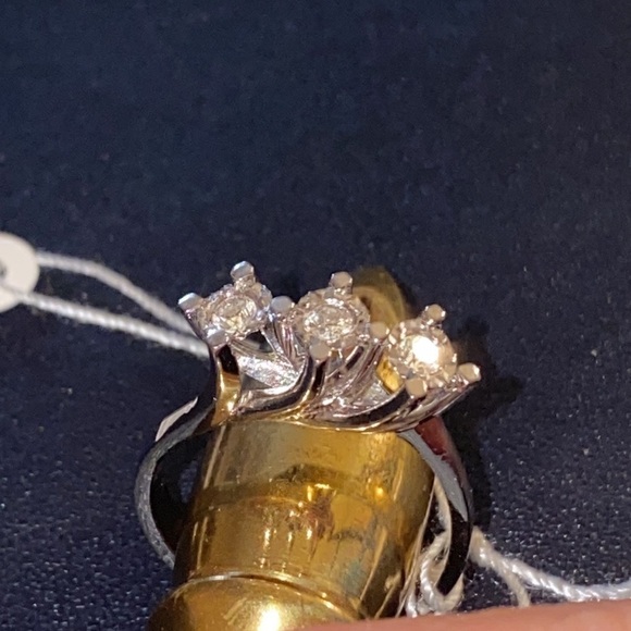 Dimond Ring 14kt white gold “princess” solid gold natural diamonds woman’s ring - Picture 3 of 4